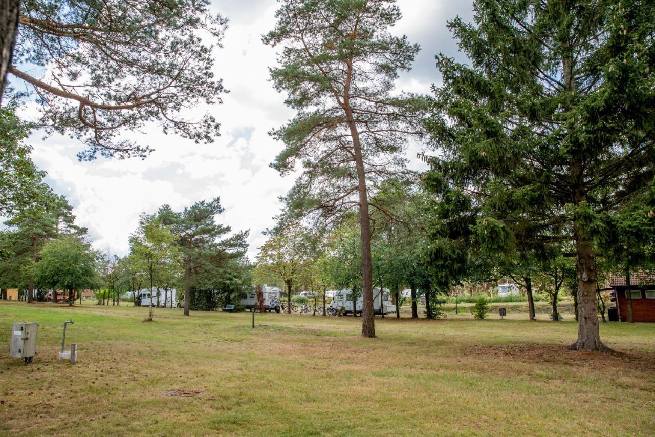Naturcamping Lueneburger Heide - Chalets & Tiny Haeuser Soltau Eksteriør bilde