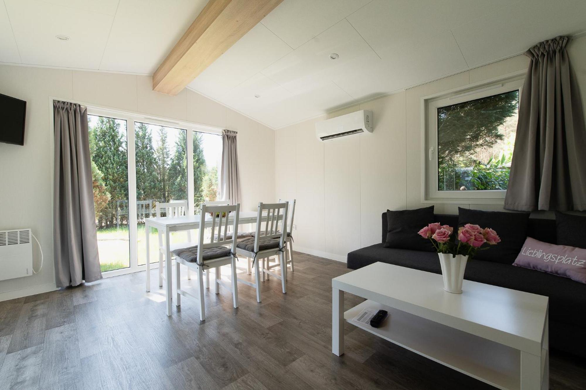 Naturcamping Lueneburger Heide - Chalets & Tiny Haeuser Soltau Eksteriør bilde